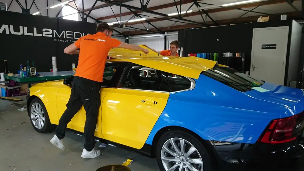 Een opvallende carwrap voor de klantentaxi Van Harrie Arendsen Een opvallende carwrap voor de klantentaxi Van Harrie Arendsen